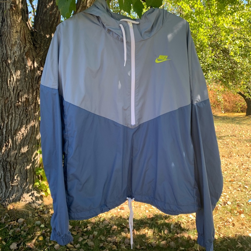 NIKE drawstring windbreaker